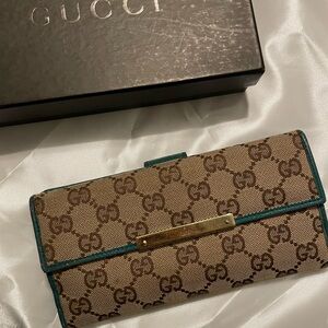 Gucci GG Canvas Continental Wallet